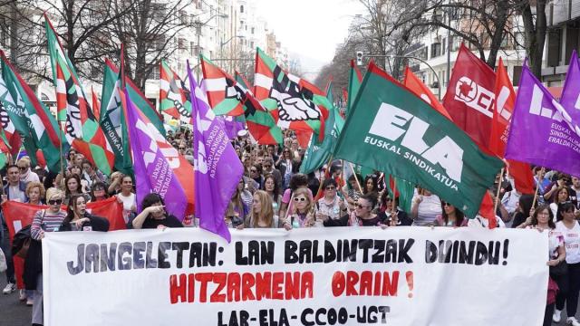 Huelga de los trabajadores de comedores escolares en Bilbao.
