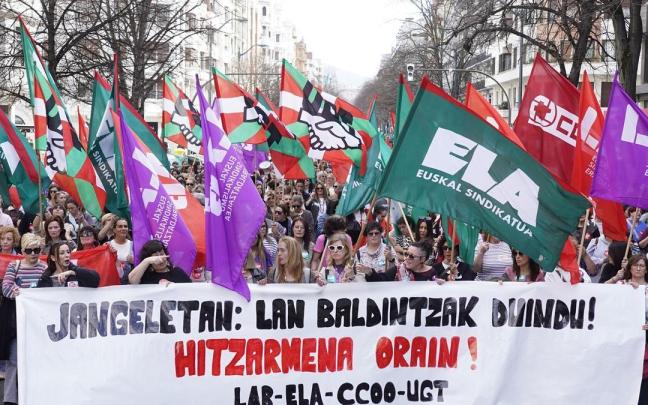 Huelga de los trabajadores de comedores escolares en Bilbao.