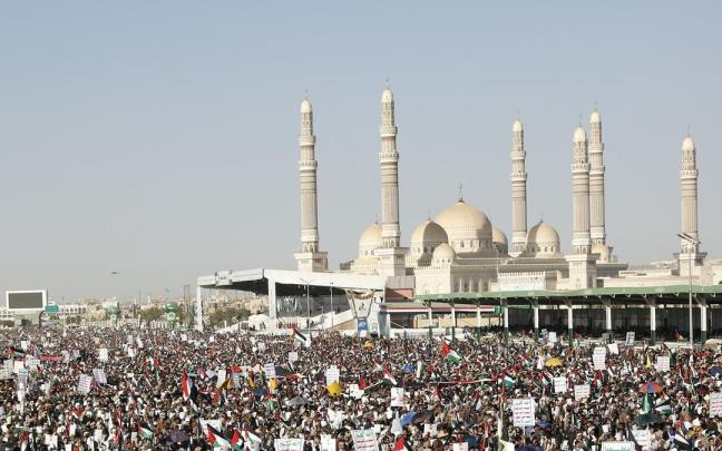 Manifestación de partidarios de los hutíes en Saná.