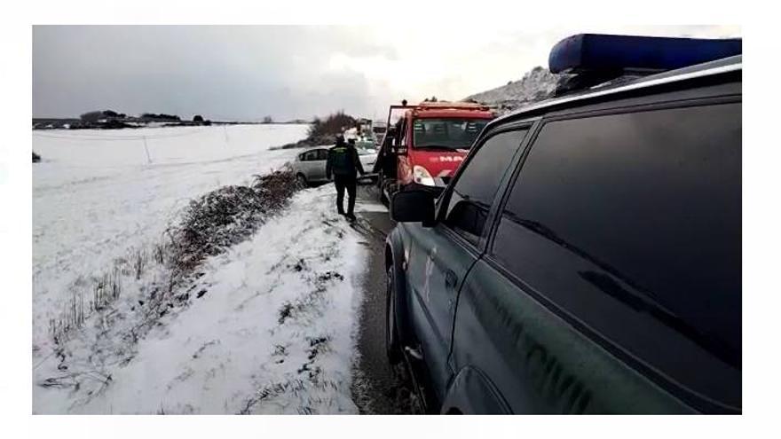 Una salida de vía en la NA-122 a la altura de Muniáin