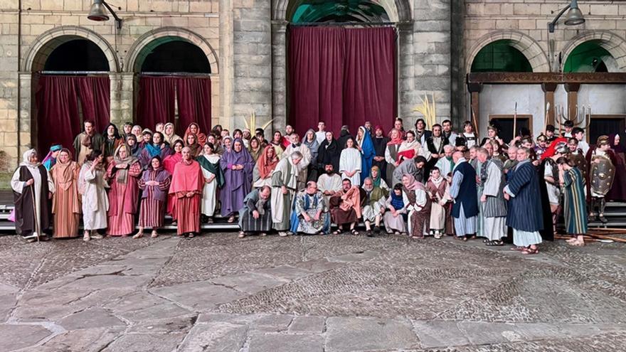 Imagen del grupo de personas que participan en las representaciones