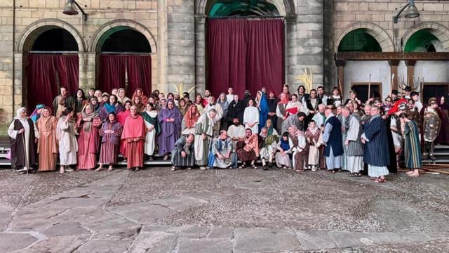 Imagen del grupo de personas que participan en las representaciones