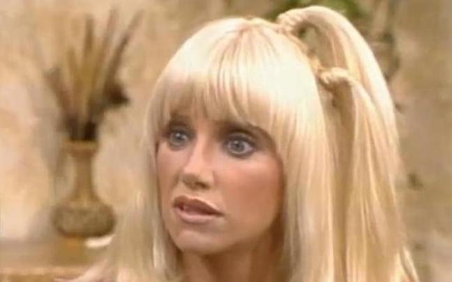 La actriz fue despedida de 'Apartamento para tres' por reclamar el mismo sueldo que su compañero de reparto.