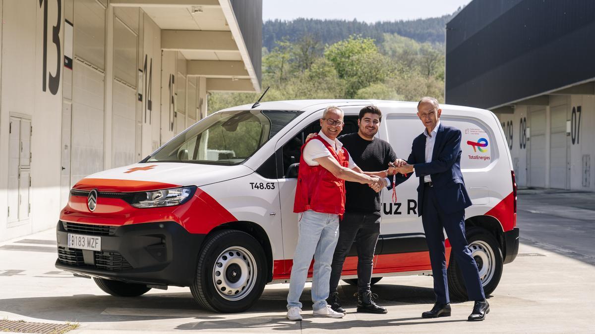 Entrega del vehículo eléctrico en Gernika-Lumo
