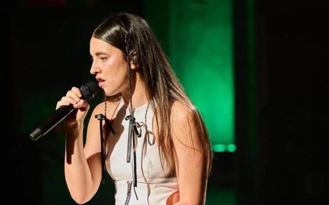 Izaro canta Xorieri en La Revuelta