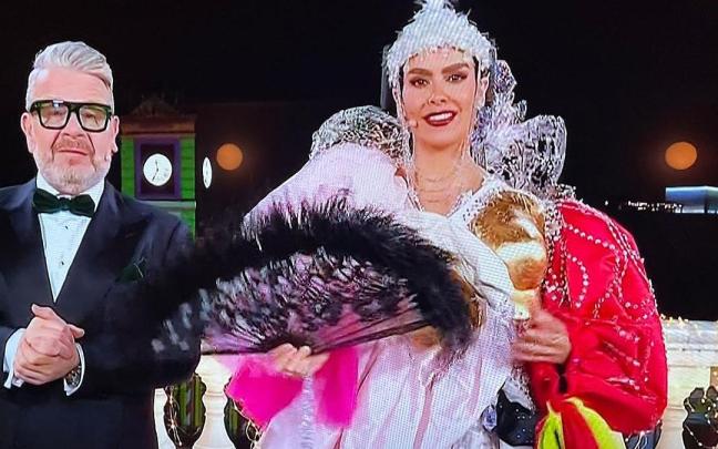 Cristina Pedroche y Alberto Chicote, durante las Campanadas.