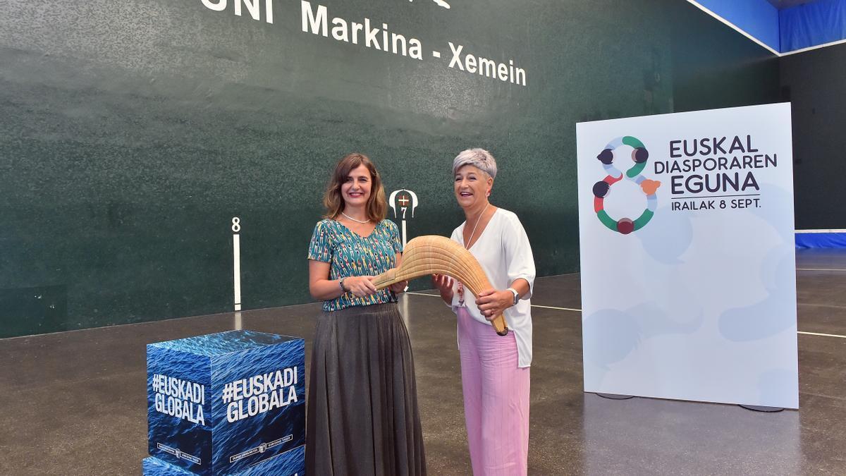 La presentación ha tenido lugar en el emblemático frontón UNI de Markina- Xemein