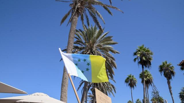 Imagen de archivo de una bandera de las Islas Canarias