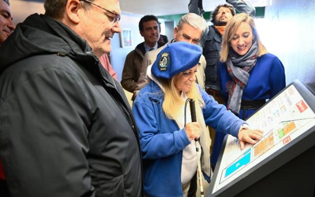 El alcalde visitó ayer el polideportivo de Miribilla. El alcalde visitó ayer el polideportivo de Miribilla.