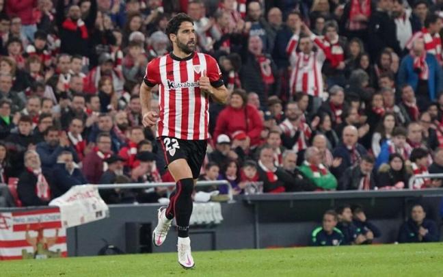Raúl García en la semifinal de Copa ante Osasuna Raúl García en la semifinal de Copa ante Osasuna
