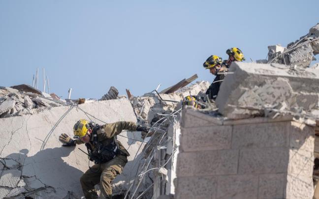 Irán bombardea Israel con un centenar de misiles / EFE Irán bombardea Israel con un centenar de misiles