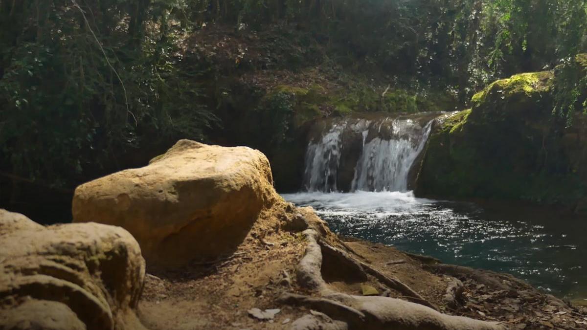 Perspectiva de la cascada de Berganzo