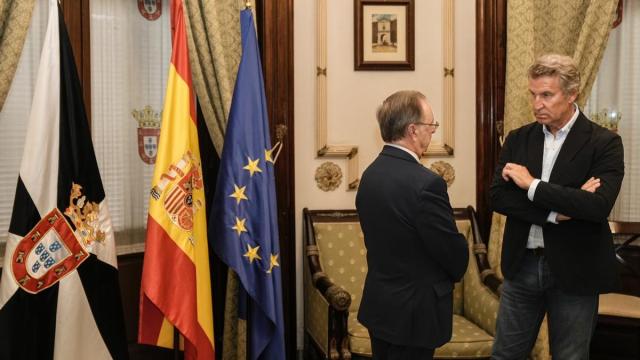 El presidente del PP, Alberto Núñez Feijóo, y el presidente de Ceuta, Juan Jesús Vivas, se reúnen en Ceuta