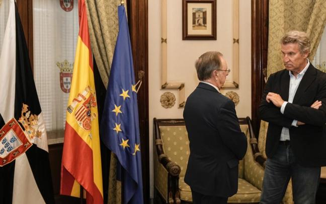 El presidente del PP, Alberto Núñez Feijóo, y el presidente de Ceuta, Juan Jesús Vivas, se reúnen en Ceuta