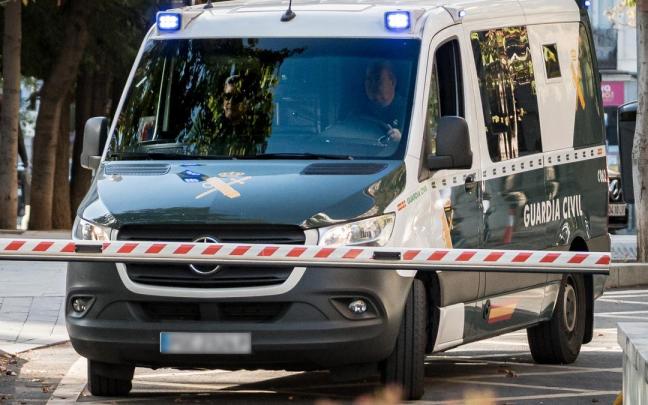 Yassine Kanjaa llega en una furgoneta de la Guardia Civil al juicio en la Audiencia Nacional