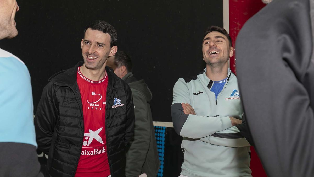 Jokin Altuna, máximo favorito y campeón en curso, con Peio Etxeberria.