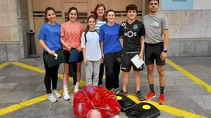 Otro de los grupos participantes a las puertas de la prisión. | FOTO: BAM