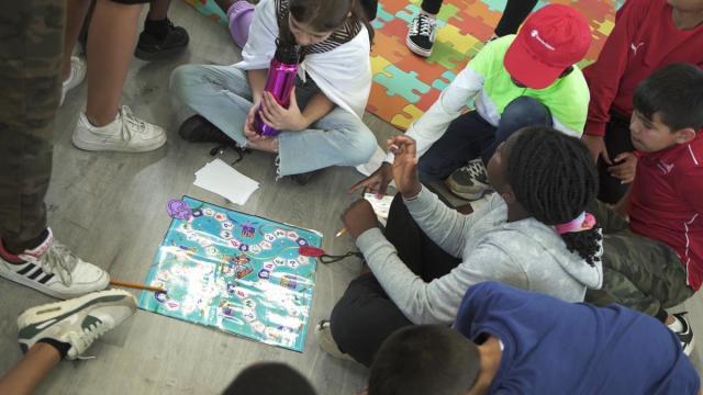 Son ayudas con una cuantía modulable cada tres meses, en función de la situación real de la unidad familiar.