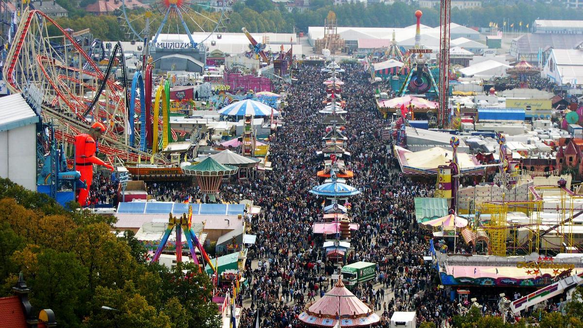 Miles de personas acuden cada año a la Oktoberfest.
