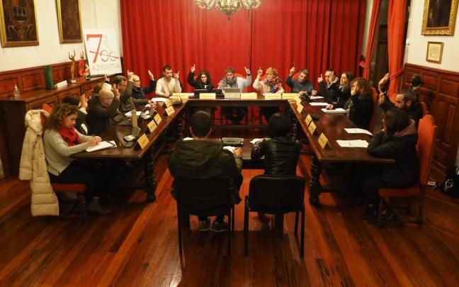 Vista de una sesión plenaria del Ayuntamiento de Azkoitia
