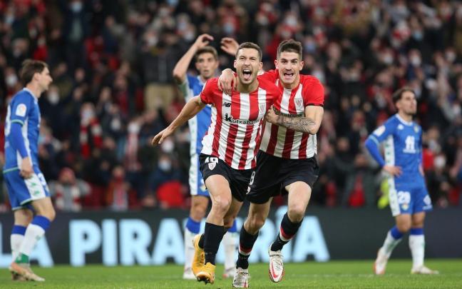 Óscar de Marcos celebra el gol que dio la victoria el Athletic en la última visita del Betis a San Mamés.