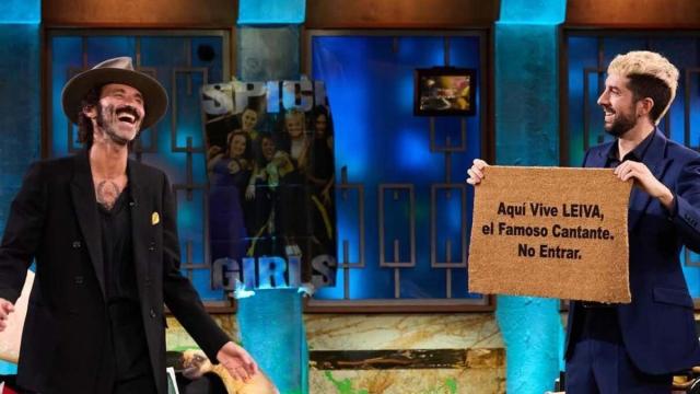 El cantante Leiva y David Broncano, ayer en 'La Revuelta'