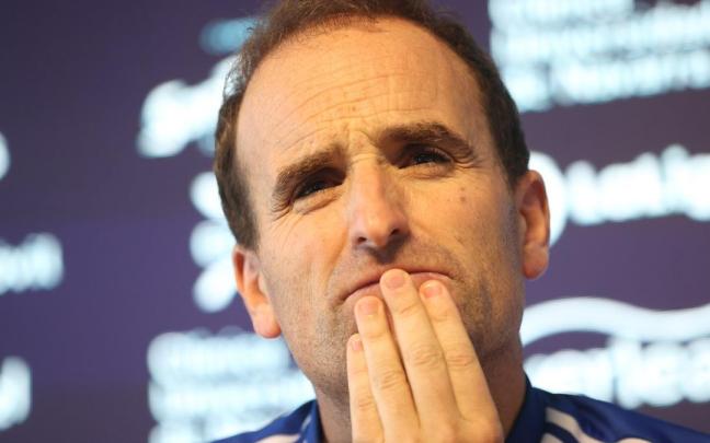 Arrasate atiende a los medios en Tajonar.