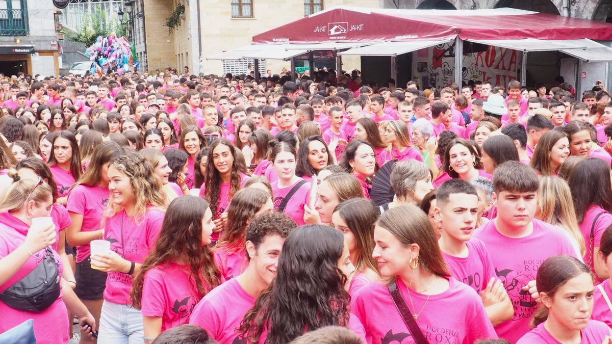 Azpeitiko Herriko Plaza Marea Arroxaren kolorez jantziko da txupinazoarekin batera.