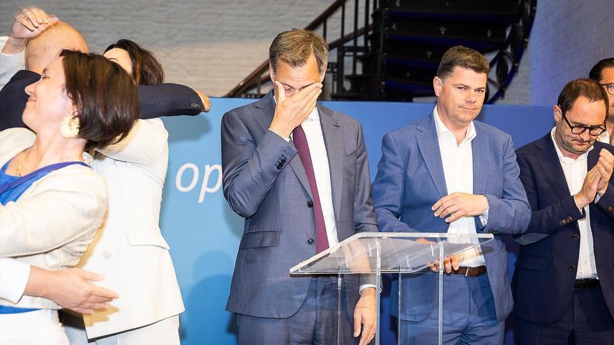 El primer ministro belga, el liberal flamenco Alexander de Croo, anuncia su dimisión tras conocer los resultados de las europeas.