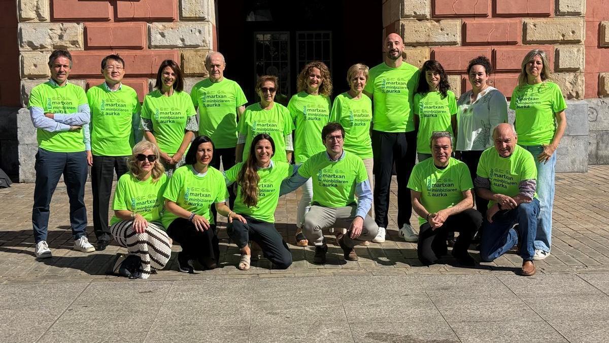 Presentaciónd e la marcha solidaria contra el cáncer del próximo 7 de junio en la villa armera.