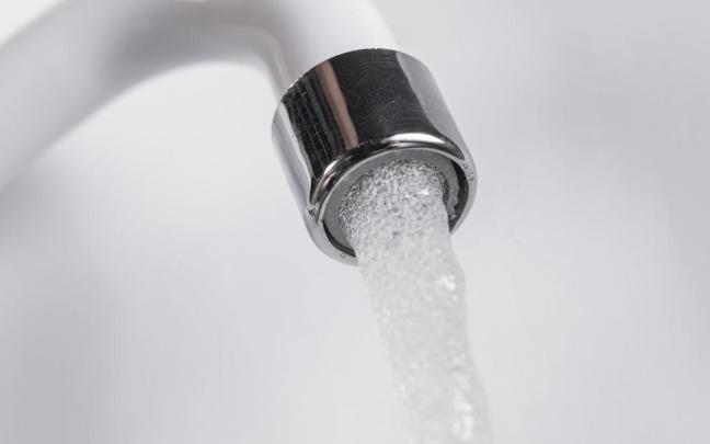 Difusor en un grifo de agua.