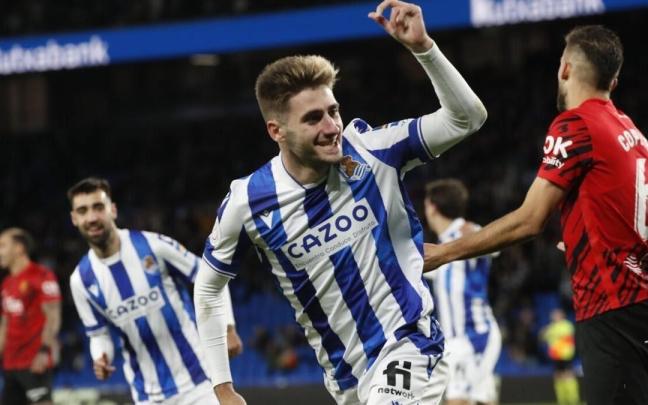 Navarro celebra un gol anotado ante el Mallorca. / R.S.