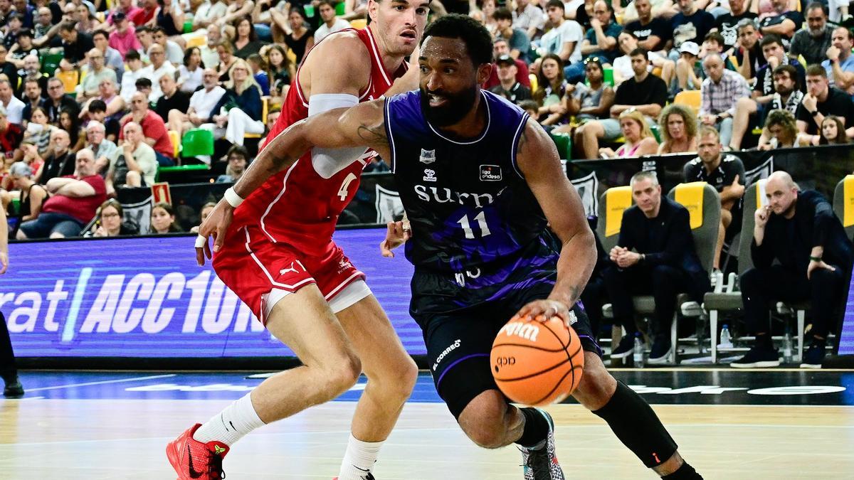 Darrun Hilliard, en imagen el domingo ante el Girona, quiere esta noche prolongar la temporada. / OSKAR GONZÁLEZ