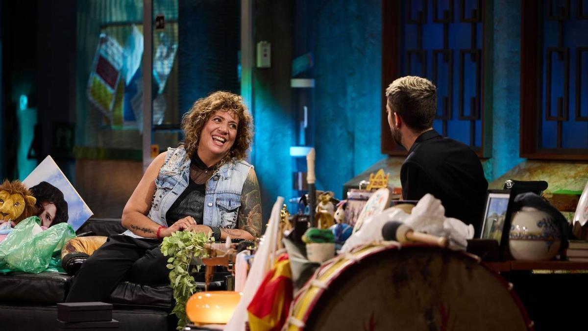 Rosana junto a David Broncano en 'La Revuelta'