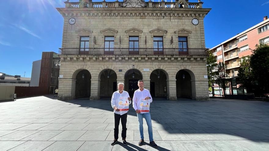 Pedro Alegre, técnico de Participación Ciudadana y Transparencia Municipal, y Jon Ugarte, delegado de Gobierno Abierto y Atención Ciudadana, esta mañana en San Juan.