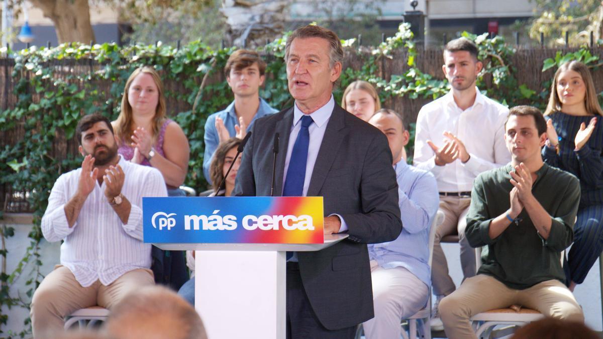 El presidente del Partido Popular, Alberto Núñez Feijóo, interviene en la Junta Directiva del PP de Melilla.