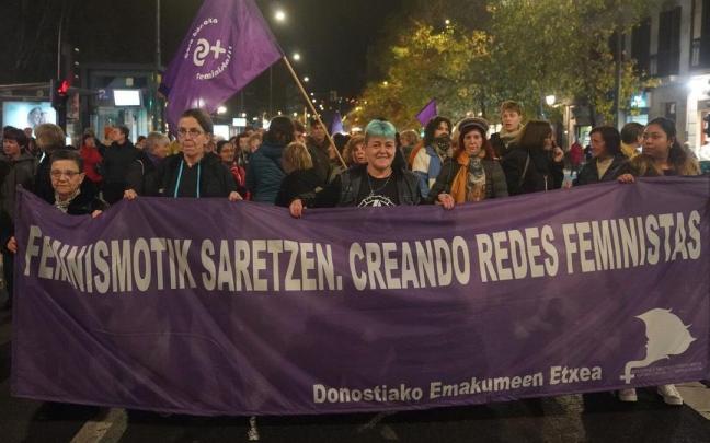 Una manifestación contra la violencia machista en Donostia.