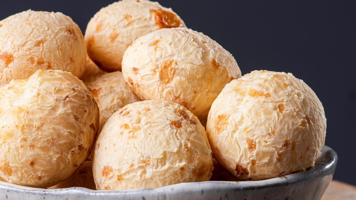 Panes de tapioca listos para sacar a la mesa.