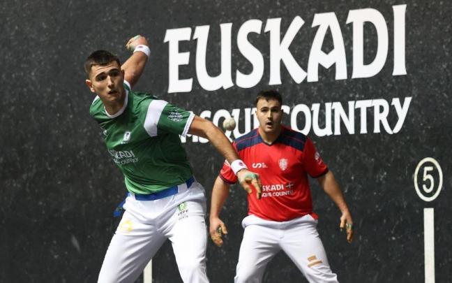 En imágenes: Óscar Lerena supera a Eñaut Lizeaga (Euskal Selekzioa) en el mano individual de la Liga de Naciones de 36 metros.