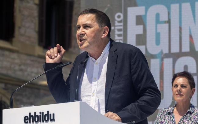 Otegi, en el acto en el que ha participado este domingo en Donostia. Otegi, en el acto en el que ha participado este domingo en Donostia.