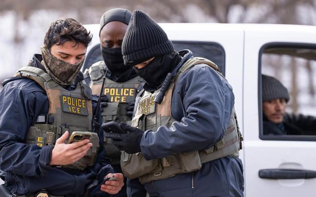 Imagen de archivo de agentes del ICE.