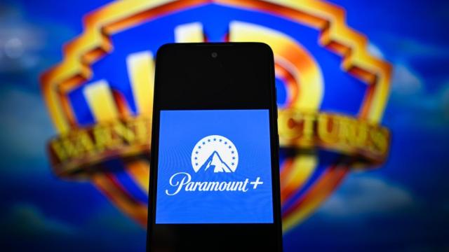 Logos de Paramount y Warner.