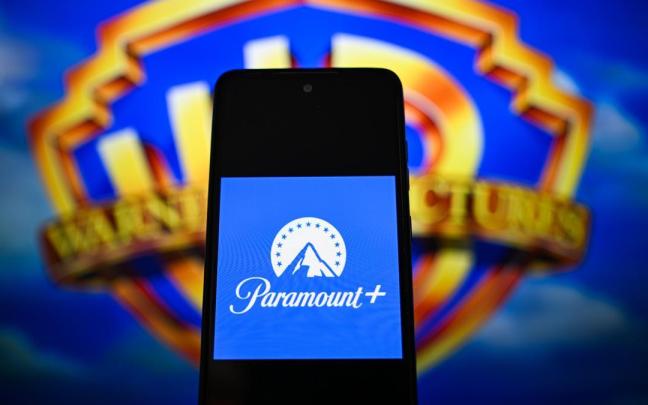 Logos de Paramount y Warner.