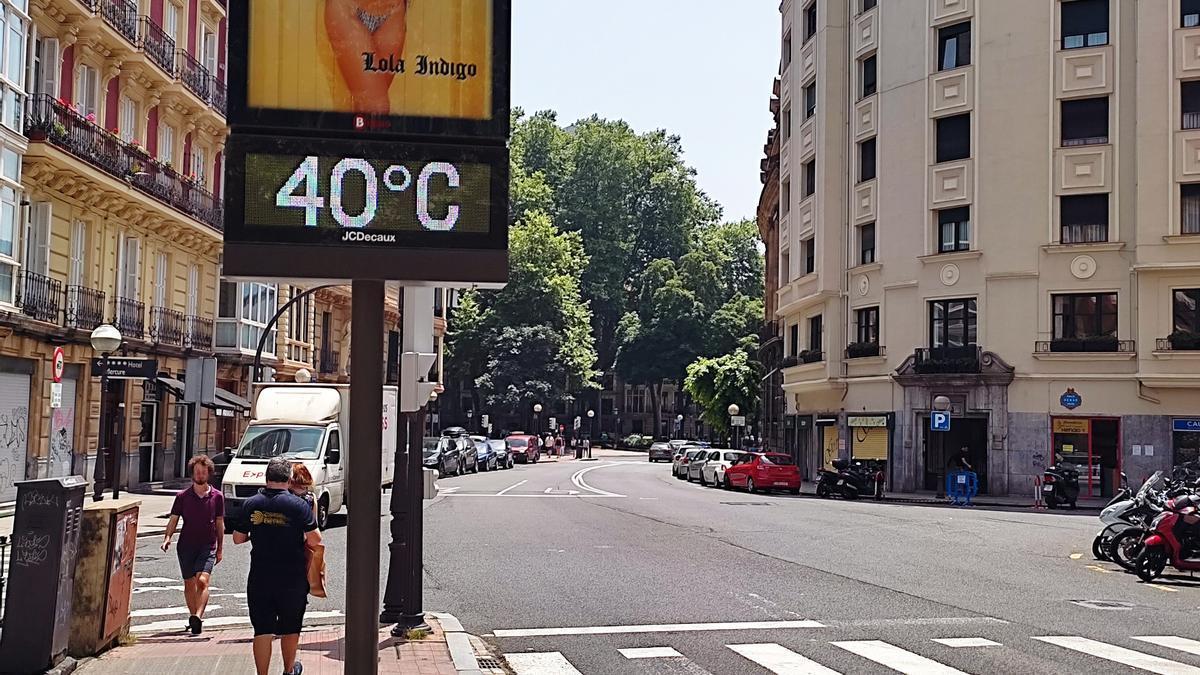 Un termómetro marca 40 ºC en Bilbao E.P.