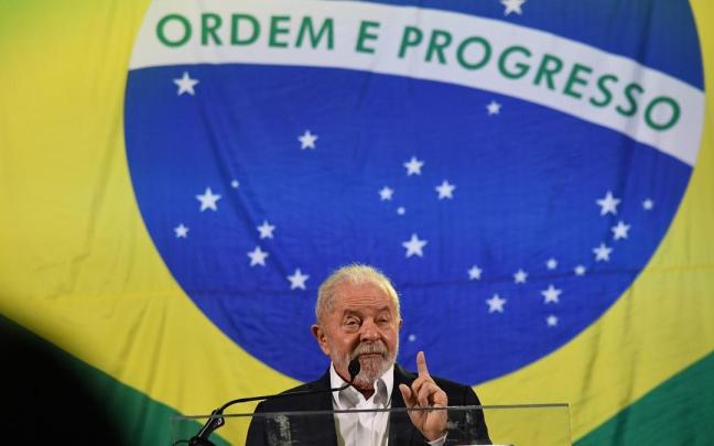 Lula da Silva se impone a Flávio Bolsonaro y es reelecto presidente de Brasil.
