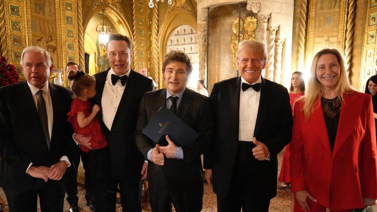 El presidente de Argentina, Javier Milei, junto al presidente electo de Estados Unidos, Donald Trump, y el multimillonario Elon Musk.