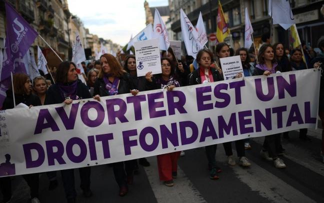 Imagen de archivo de una marcha por el aborto seguro en París, Francia.