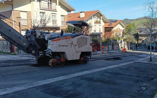 Obras de asfaltado en Aristizabal.