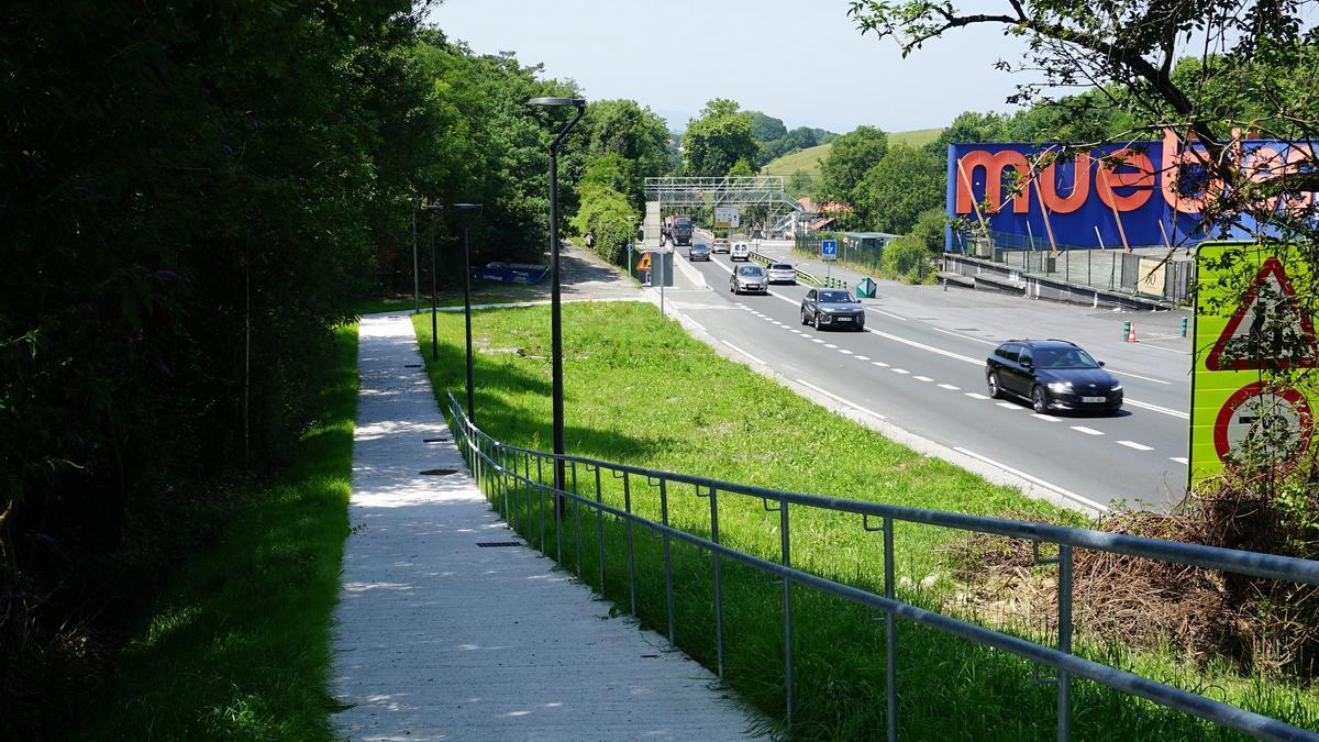 Camino de Perrene a la pasarela