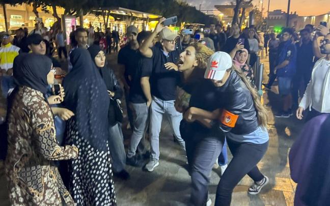 Las manifestaciones sociales juveniles que estallaron el pasado sábado en Marruecos derivaron en disturbios en varias ciudades, como Agadir, Uxda y Beni Mellal.
